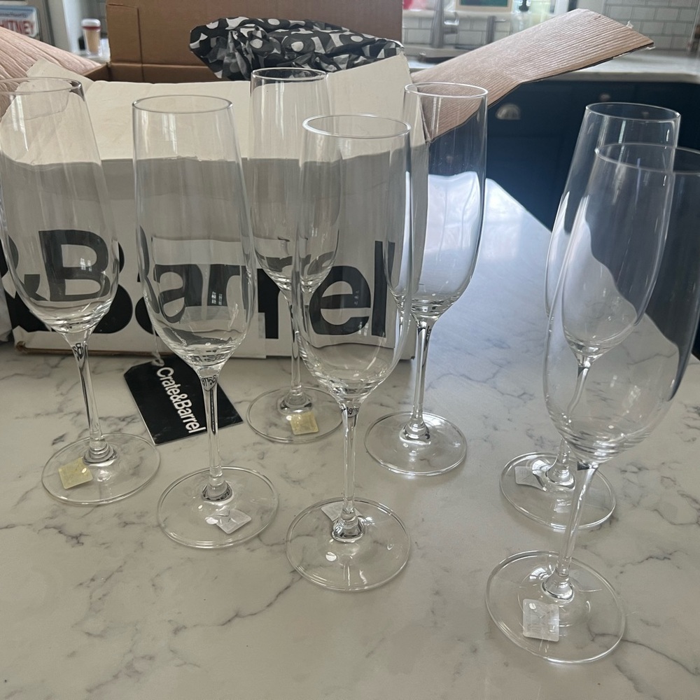 Set of 7 Crate n Barrel Champagne Flute Glasses